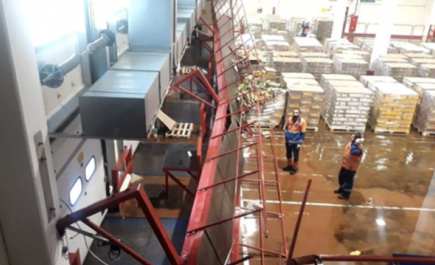 Броят на жертвите от срутването на надземния пешеходен преход в