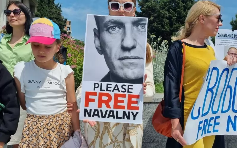 Руската полиция задържа над 100 поддръжници на Навални /снимки/