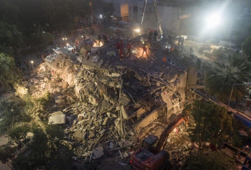 Броят на жертвите при земетресението в Западна Турция се е