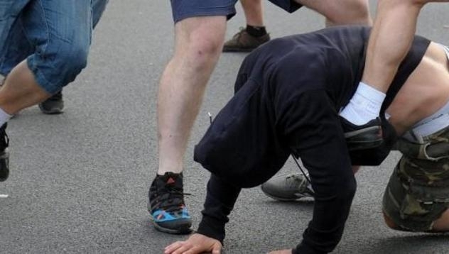 Видеоклип на побой над ученик от други младежи в Русе бе качен в YouTube