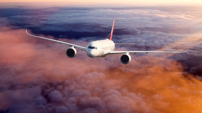 Трима души загинаха в самолетна катастрофа в австрийските Алпи близо