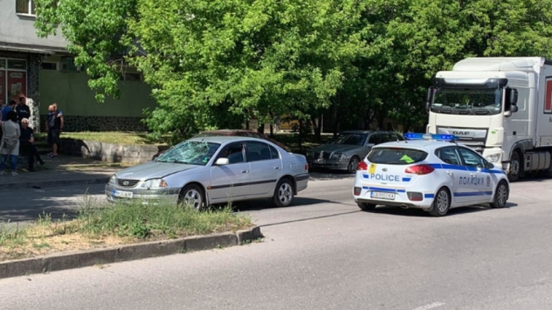 Лека кола блъсна пешеходец на улица Широка във Видин При