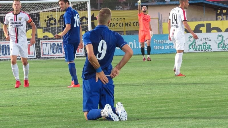 Монтана победи с 3 0 Ботев Гълъбово в късната среща от