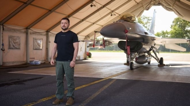 Украйна потвърди, че първите изтребители F-16 са пристигнали в страната