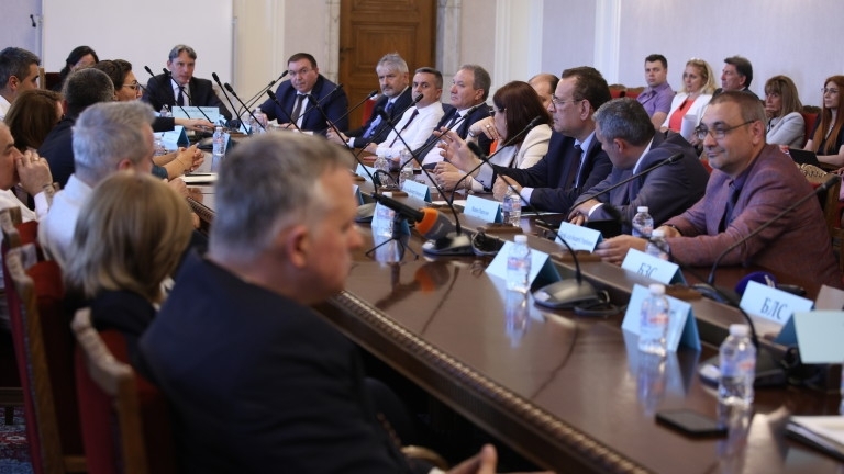 Изненадващ обрат в здравна комисия Че има напрежение между първите две