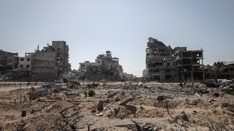 Най малко 100 души са загинали след като Израел нанесе серия