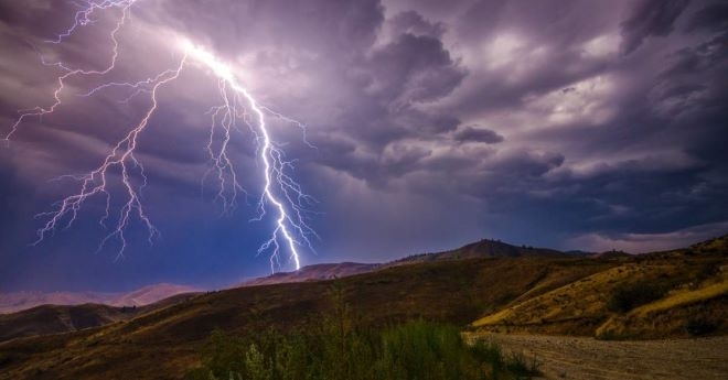 През нощта ще бъде ясно над Западна България с разкъсана