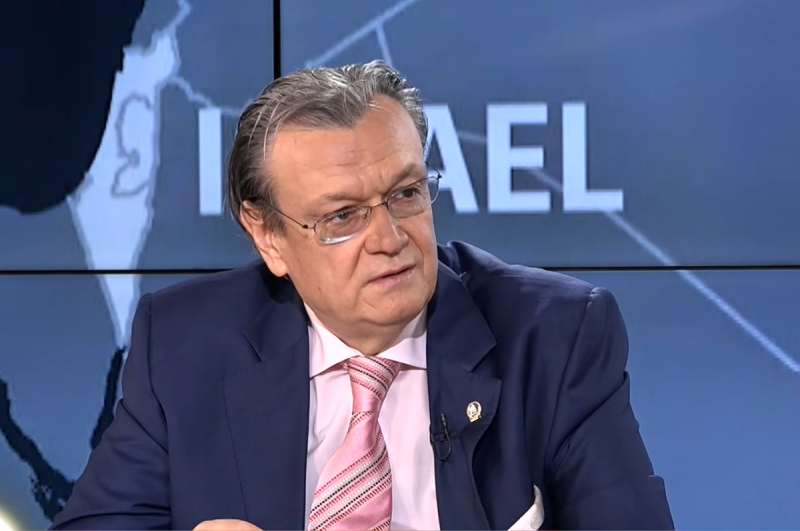 Самоубийство или убийство последвано от самоубийство са двете водещи версии