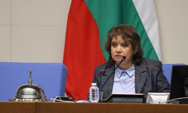 Председателят на Народното събрание Наталия Киселова свиква извънредно заседание на