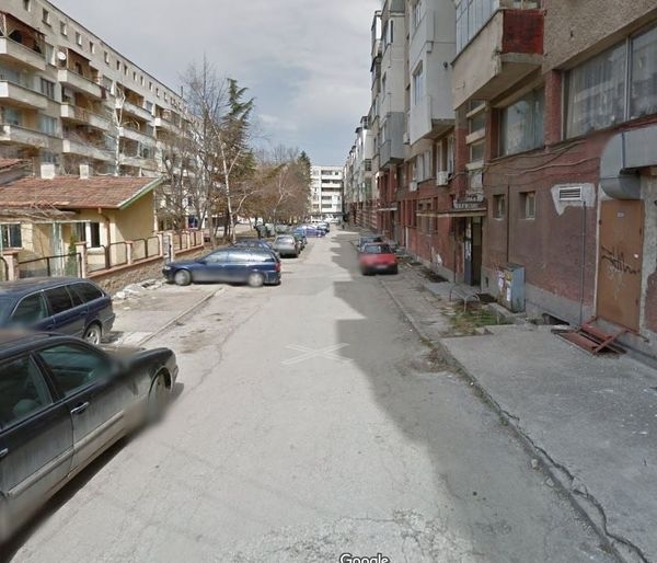 Ремонтни дейности временно ограничават паркирането в междублоково пространство във Враца