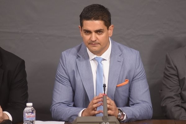 Втори ден функционира правителството на срама те ще се изядат