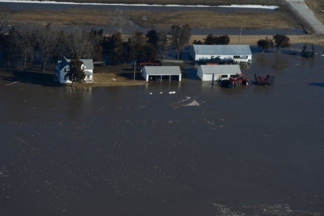 Съединените щати се борят с последствията от рекордните наводнения които