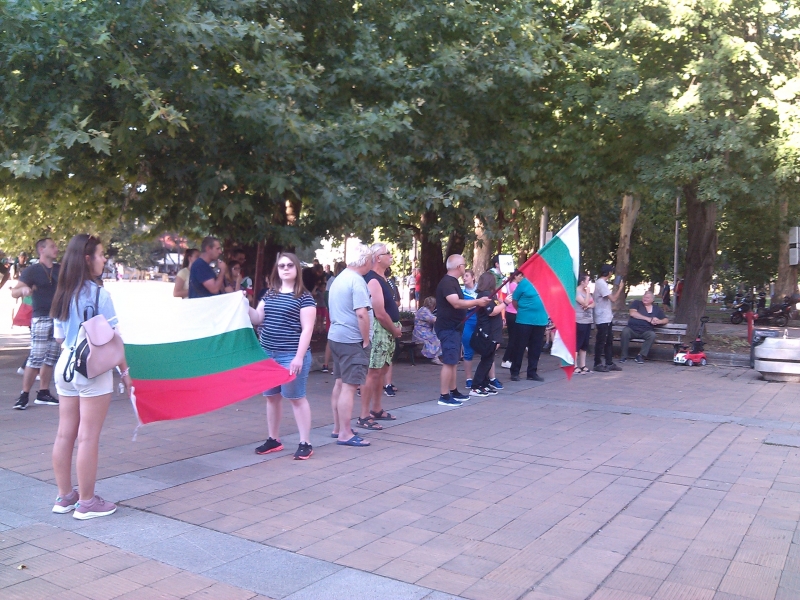 Най упоритите участници в протестите срещу правителството и главния прокурор в