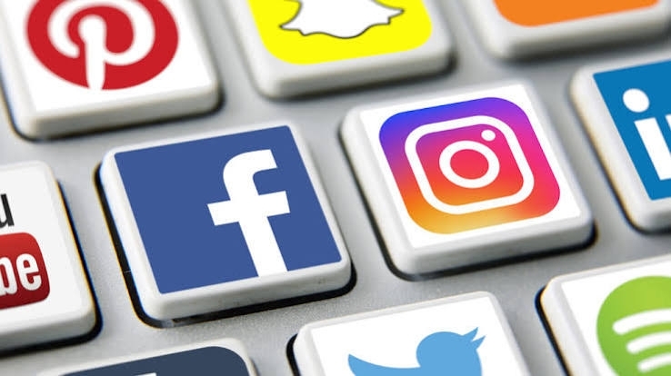 Meta ограничава Facebook и Instagram за тийнейджърите в САЩ
