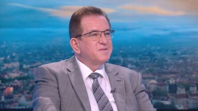 Гюнер Тахир: Ахмед Доган се крие в Русия