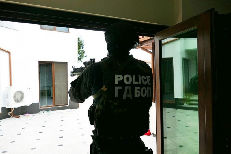 Служители на ГДБОП неутрализираха организирана престъпна група занимавала се снеправомерно усвояване