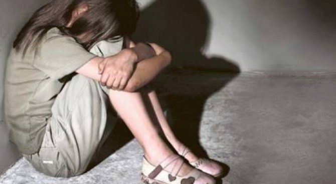 Майка и баща на 10 годишно момиченце бяха арестувани в Палермо