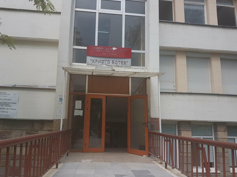 Министър председателят Бойко Борисов нареди да се преведат пари за заплати на служителите във