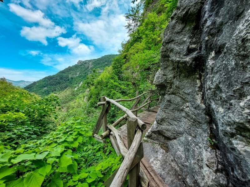 Достъпът до една от най красивите природни забележителности във Врачанския Балкан