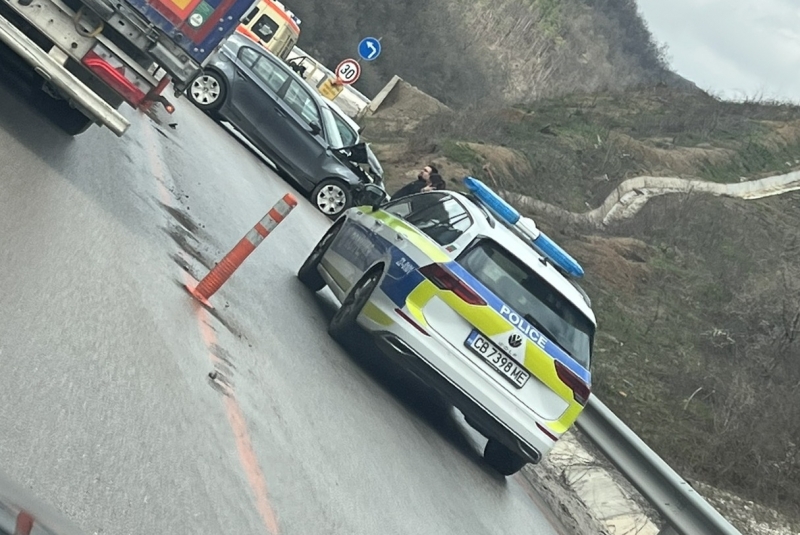 От последните минути! Тежка катастрофа с БМВ на Е-79 между Мездра и Ботевград, тапата е сериозна /снимки/