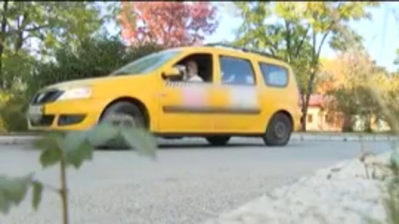 Антон Русинов е таксиметров шофьор от над 10 години На