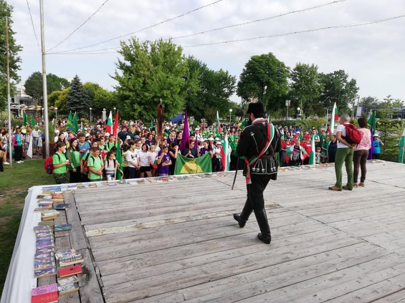 Вчера 28 май сто и двадесет ученици и учители от