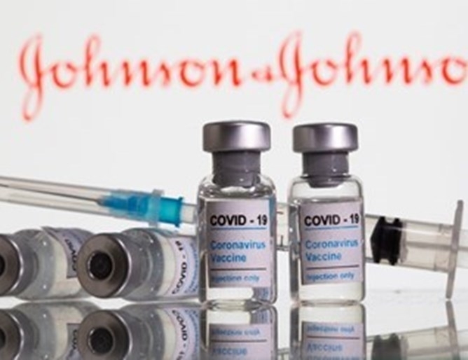 Полша започна да поставя дози от ваксината срещу COVID-19 на