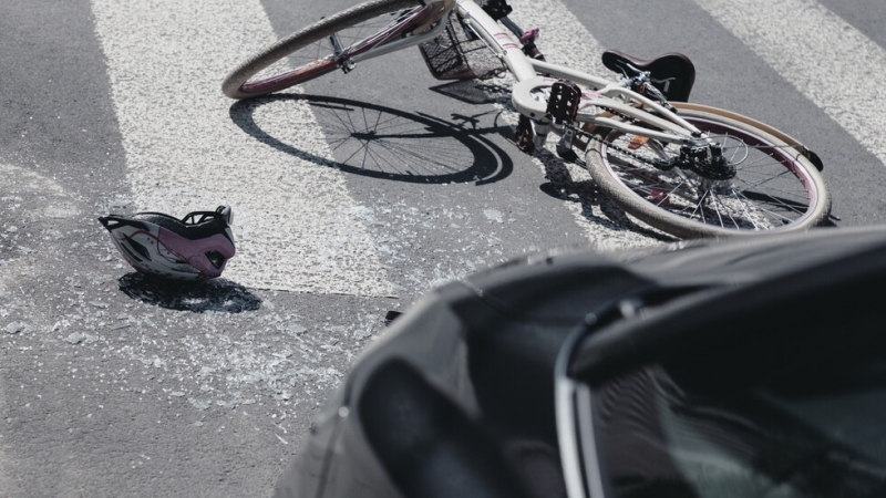 Автомобил блъсна велосипедист в Плевен съобщиха от полицията в града