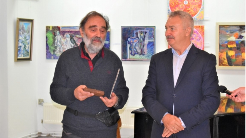 Изложбата Душата ми в храма на пловдивския художник Вълчан Петров