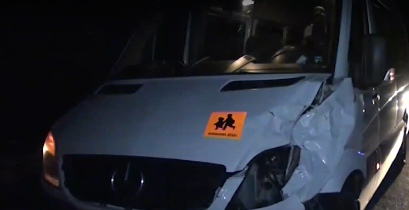 Бус с ученици претърпя инцидент на Подбалканския път София-Бургас. Превозното