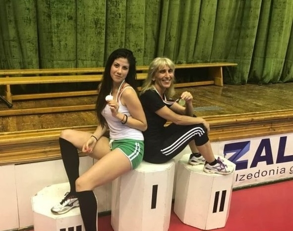 С два златни медала се завърна отборът по бадминтон на