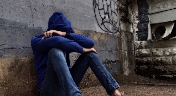 Близо една трета от тийнейджърите по света са подложени на