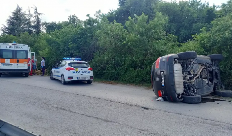 Младеж е в болница след катастрофа във Врачанско съобщиха от