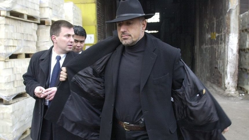 След заявката да стане разследващ журналист след като излезе от