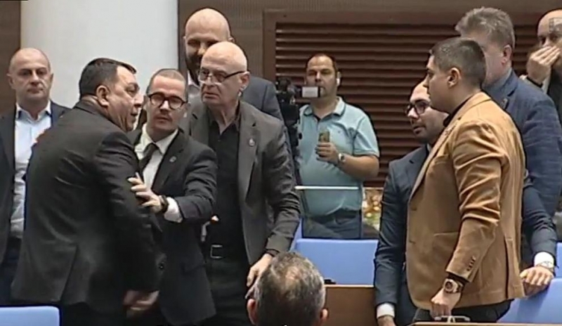 Депутати на МЕЧ и ДПС Ново начало се спречкаха в