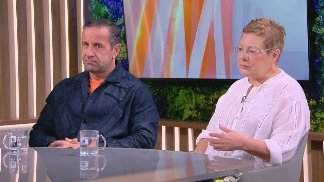 Консултациите които започват да текат са едни театрални представления   Всички