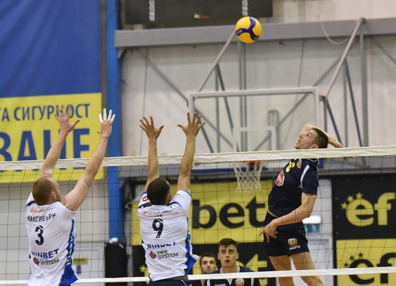 Волейболистите на Монтана допуснаха първата си домакинска загуба и втора