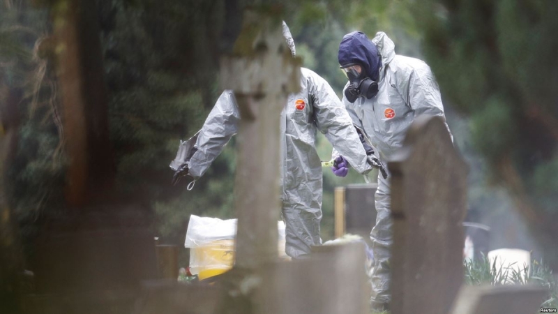 Двойката британци отровени с бойно отровно вещество Новичок са имали