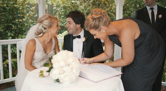 Осемнайсет гости на сватба в Румъния пострадаха при срутване на