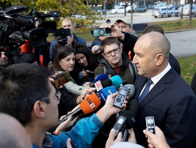 Румен Радев: Борисов предава властта на Пеевски