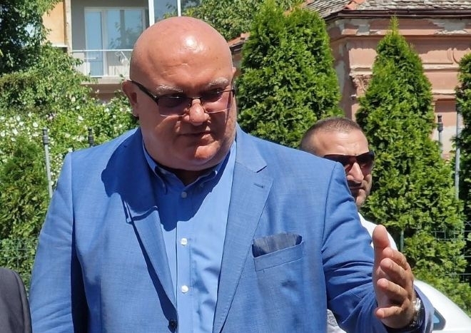 Кметът на Видин Цветан Ценков отново бе хванат в срамна