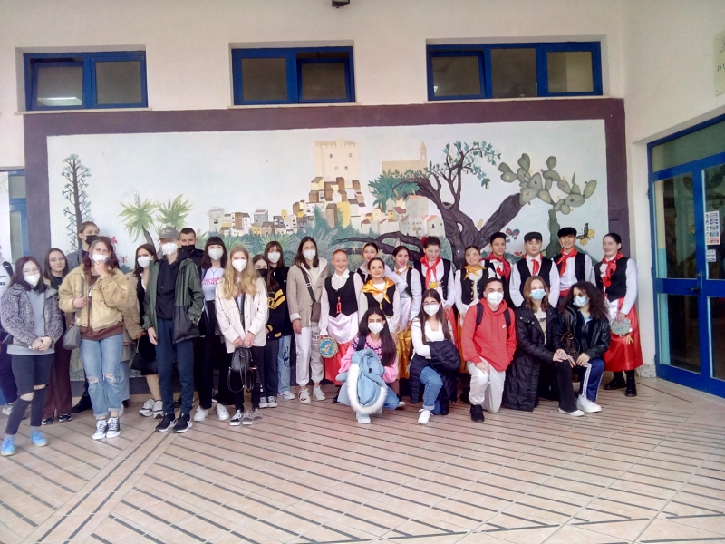 Ученици и учители от Средно училище „Христо Ботев“ – Враца