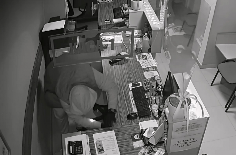 Ексклузивни кадри от обира на офис във Видин се завъртяха