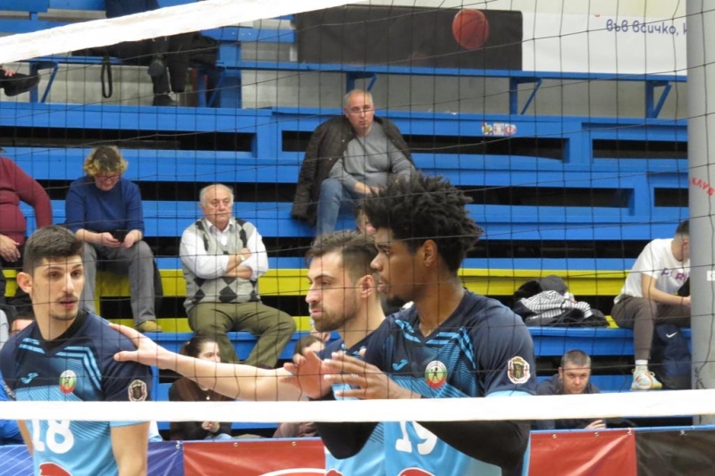 Отборът на Монтана се измъчи сериозно срещу предпоследния в класирането