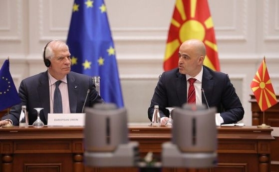 Северна Македония вече се ангажира да промени конституцията си и