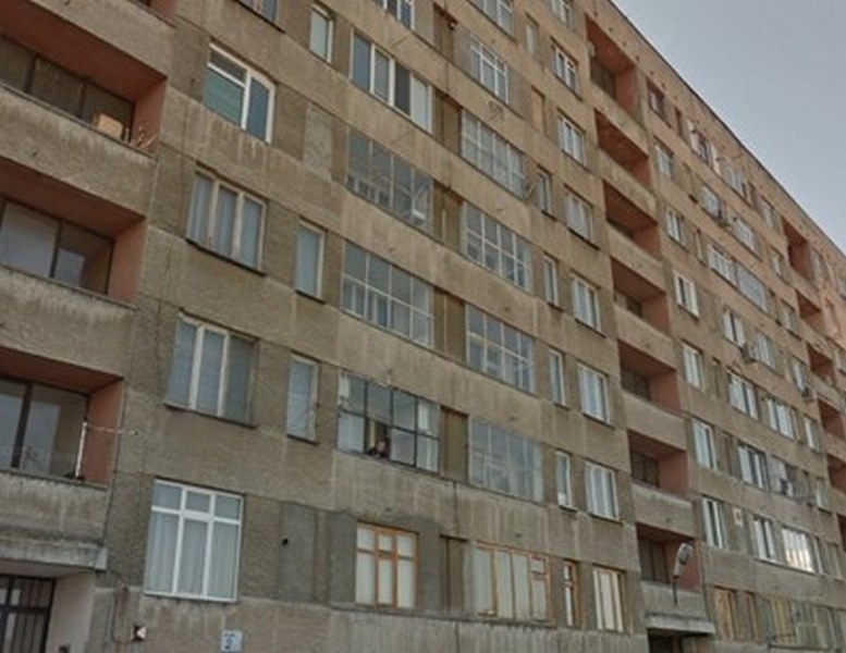 Жена на около 50-годишна възраст е паднала от балкона си