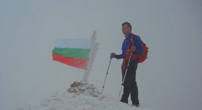 Времето осуети издирването по въздух на изчезналия алпинист Боян Петров