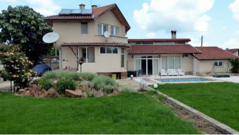 Масово се продават имоти в България чрез английския сайт за