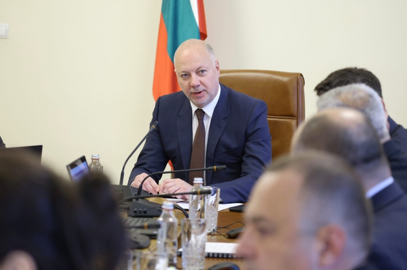 От вчера Националната агенция по приходите Комисията за защита на