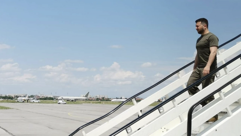 Вижте първите СНИМКИ на Зеленски у нас